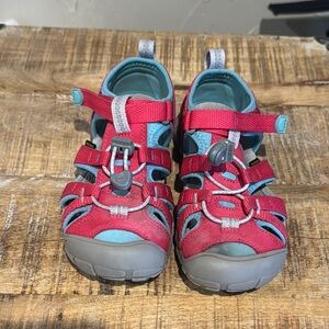 Keen Red and Blue Sport Sandals with Closed-Toe Design